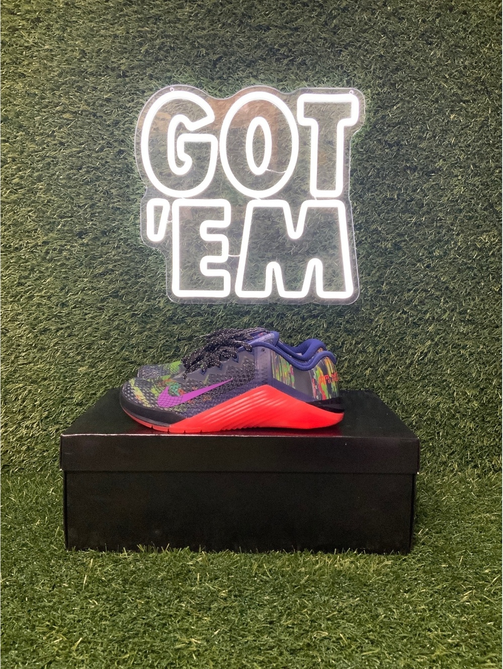 Nike Metcon 6 FlyEase CT1246-460 Women’s Size 6.5 Multicolor Used